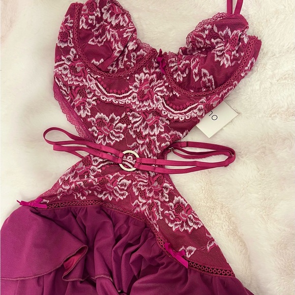 Outcast Santana mini dress burgundy S - Picture 4 of 4